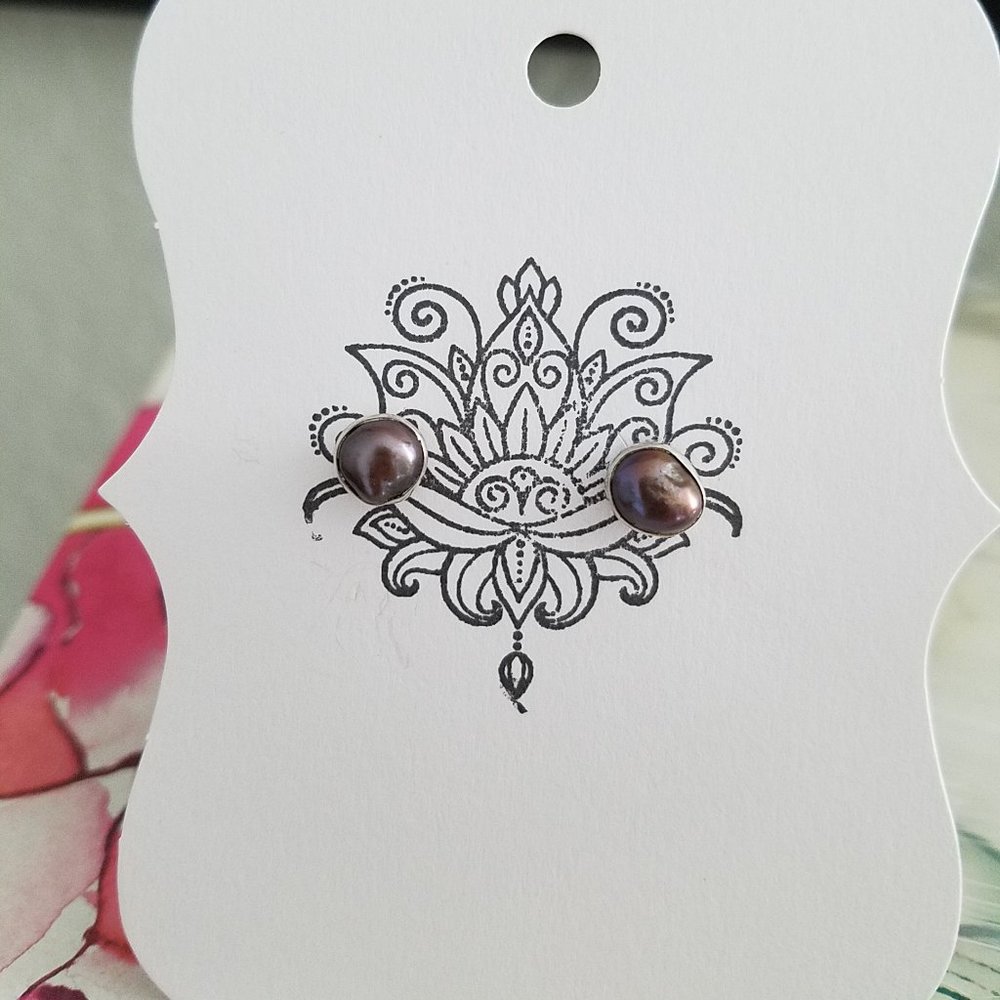 .925 Sterling freshwater pearl post earrings